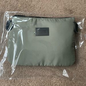 Vs pink olive crossbody